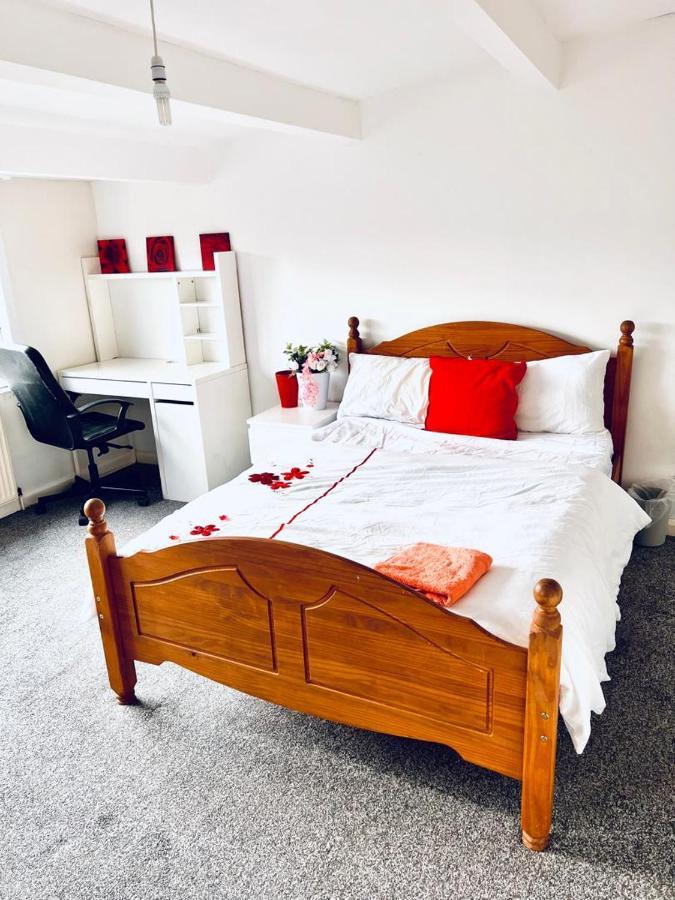 Private Room Close To Leeds University And City Centre Dış mekan fotoğraf