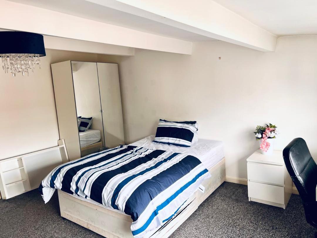 Private Room Close To Leeds University And City Centre Dış mekan fotoğraf